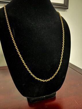 Vintage 1980’s Trifari Gold Tone Twisted Rope Chain Necklace 30 Inches